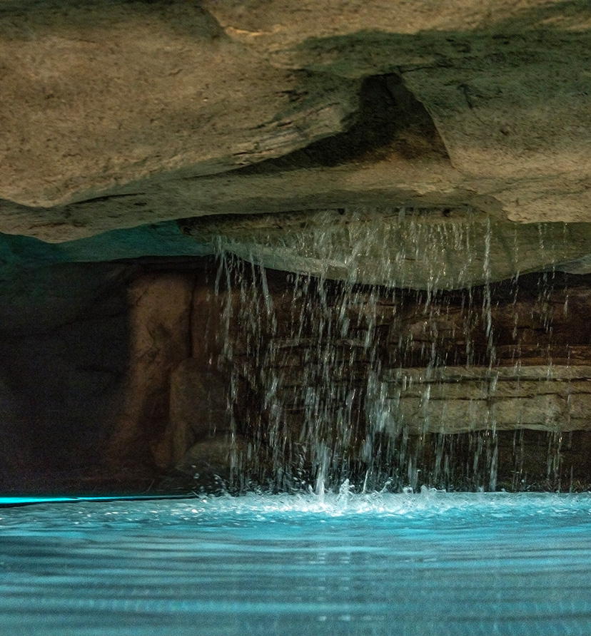 Doğal Mağara Atmosferinde Sakin Bir Spa Deneyimi